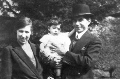 Family photo of Dr. Buck Ruxton, Isabella, and Elizabeth Ruxton in 1929, taken in happier times before the 1935 murders in Lancaster